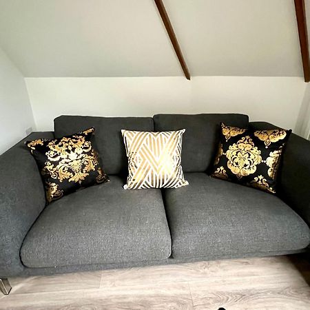 Glastonbury Secret Retreat - 1 Bd Split-Level Apt, Sleeps 3 Exterior foto