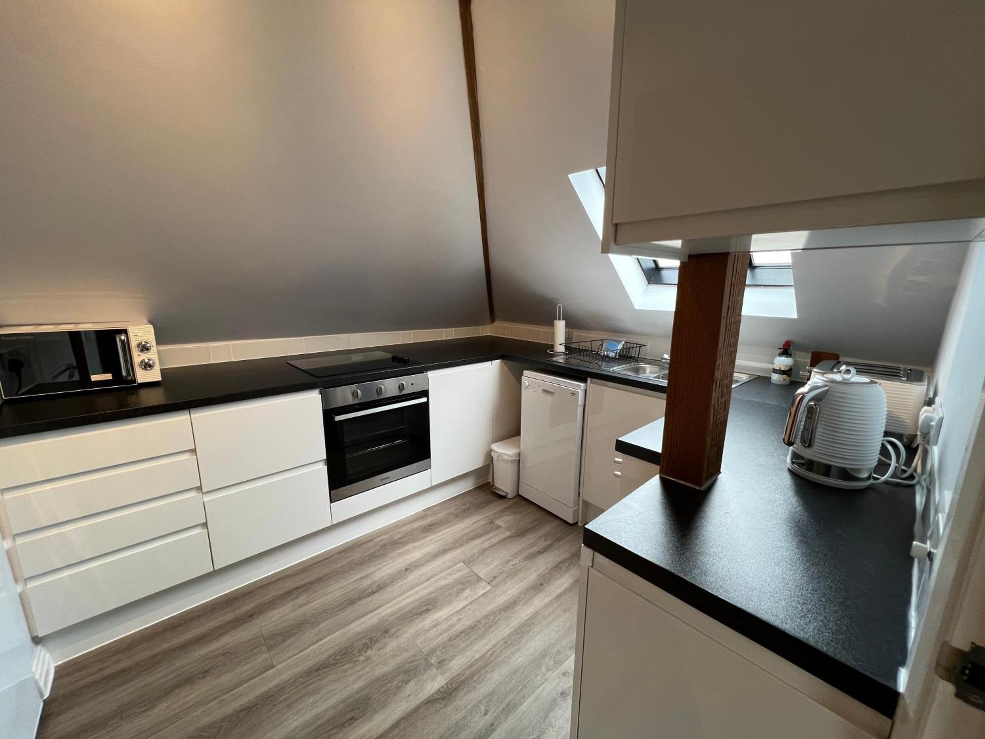 Glastonbury Secret Retreat - 1 Bd Split-Level Apt, Sleeps 3 Exterior foto
