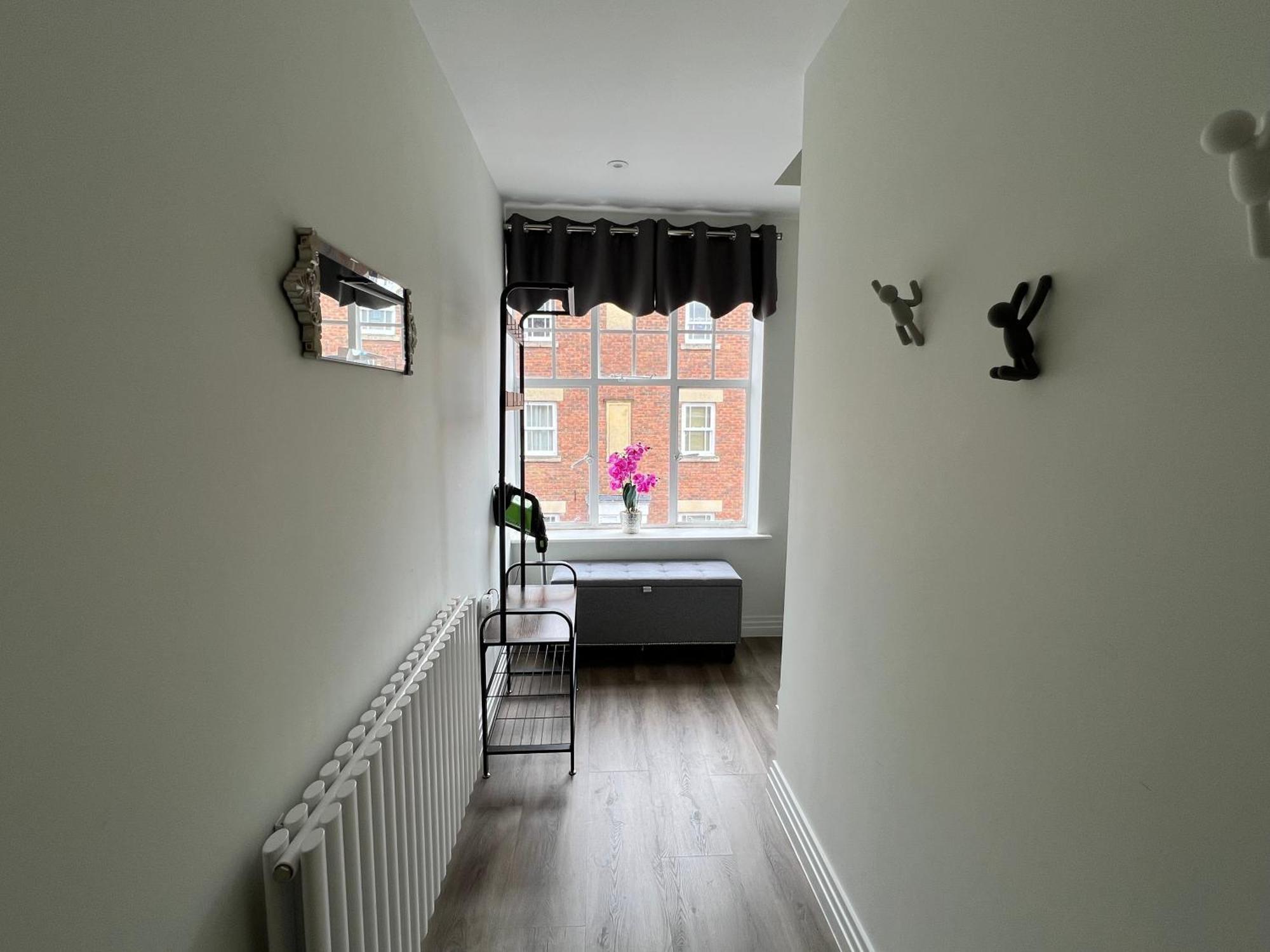 Glastonbury Secret Retreat - 1 Bd Split-Level Apt, Sleeps 3 Exterior foto